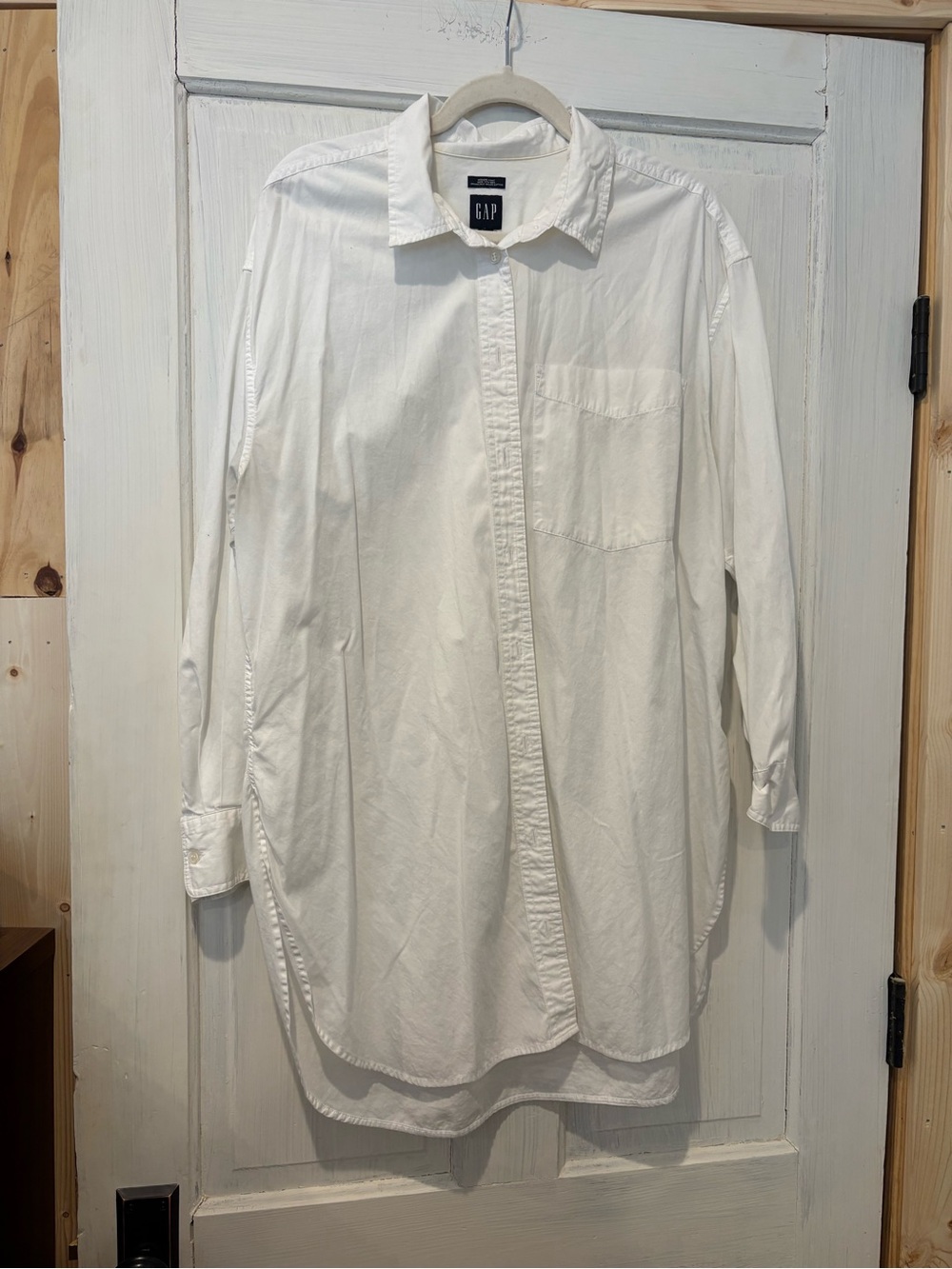 GAP White Long-Sleeve Button-Down tunic